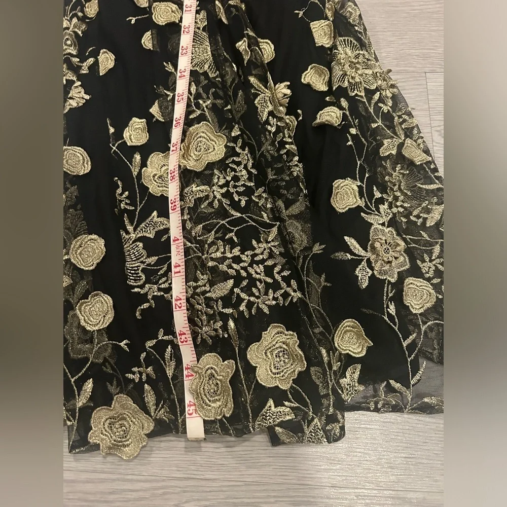 Alice + Olivia Aalihah Gown Gold Embroidered 3d Motifs Size XS